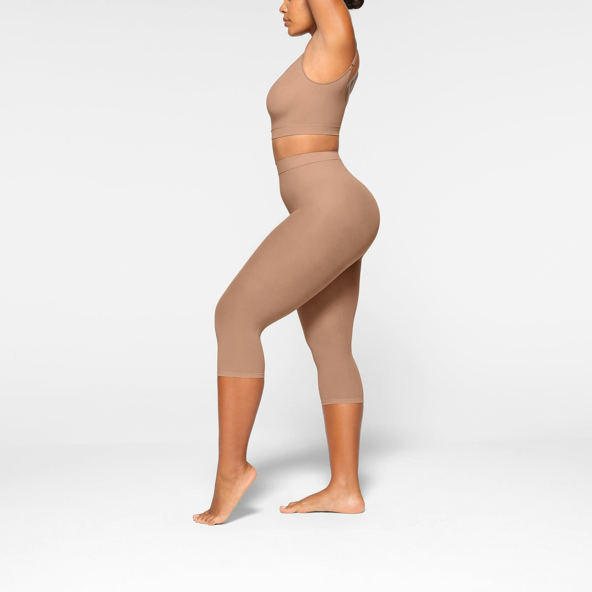 EVERYDAY SCULPT MID WAIST CAPRI | SIENNA Product Image
