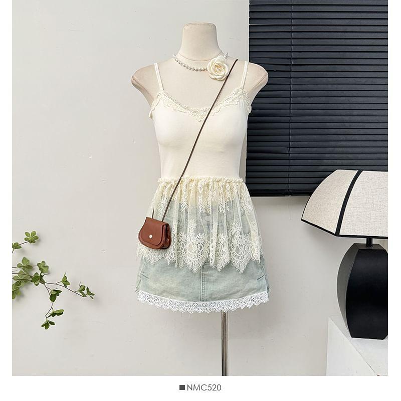 Two-Tone V-Neck Cami Top with Pad Product Image