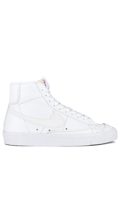 Nike Womens Blazer Mid 77 Shoes Product Image