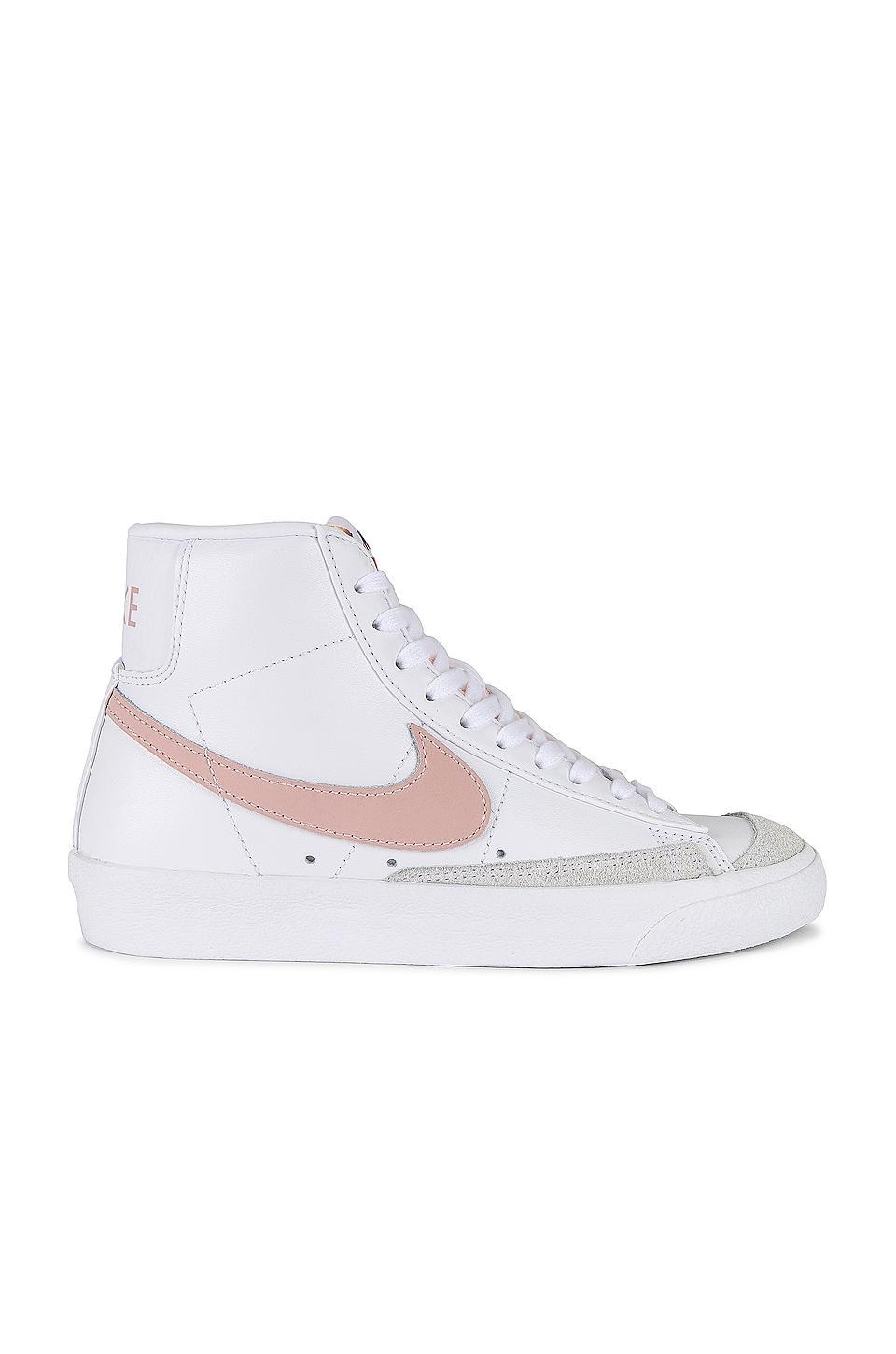 Nike Women's Blazer Mid '77 Shoes Product Image