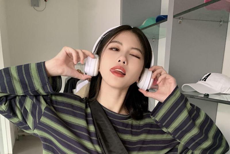 Long-Sleeve Crewneck Striped Tee Product Image