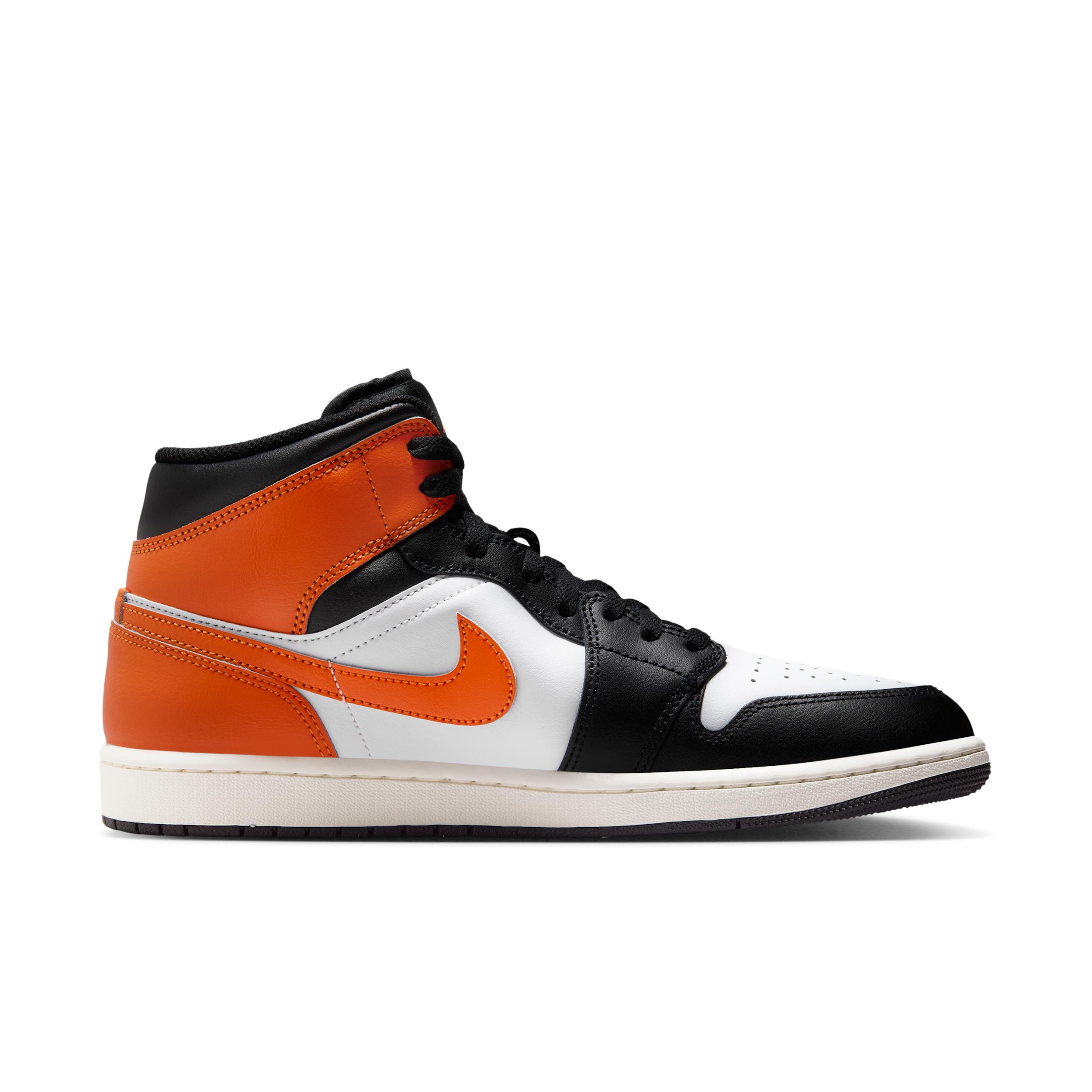 Men's Air Jordan 1 Mid Shoes Product Image