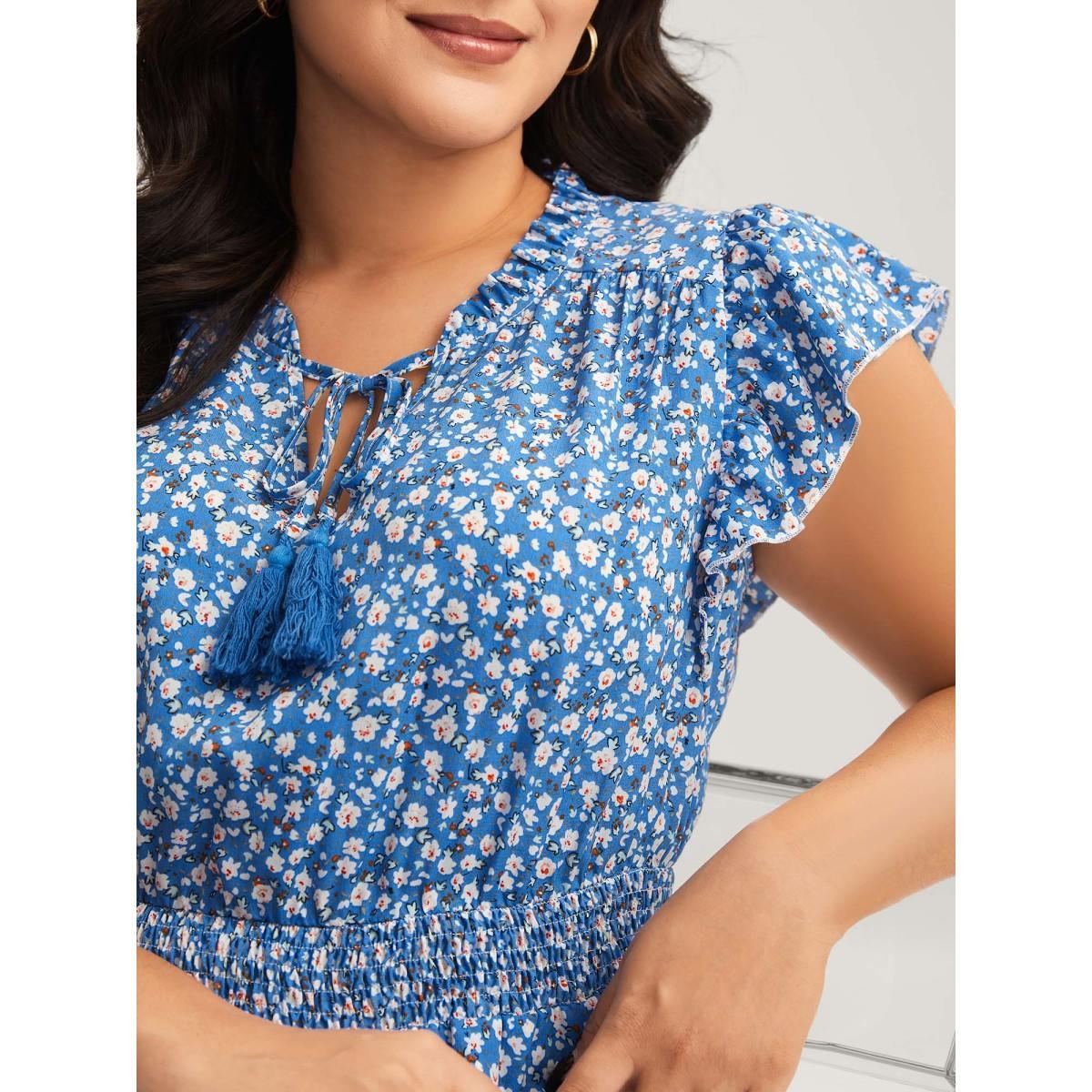 Plus Size Ditsy Floral Print Stretchy Waist Midi Dress Skyblue Women Notched collar Cap Sleeve Curvy BloomChic 26/4X Product Image