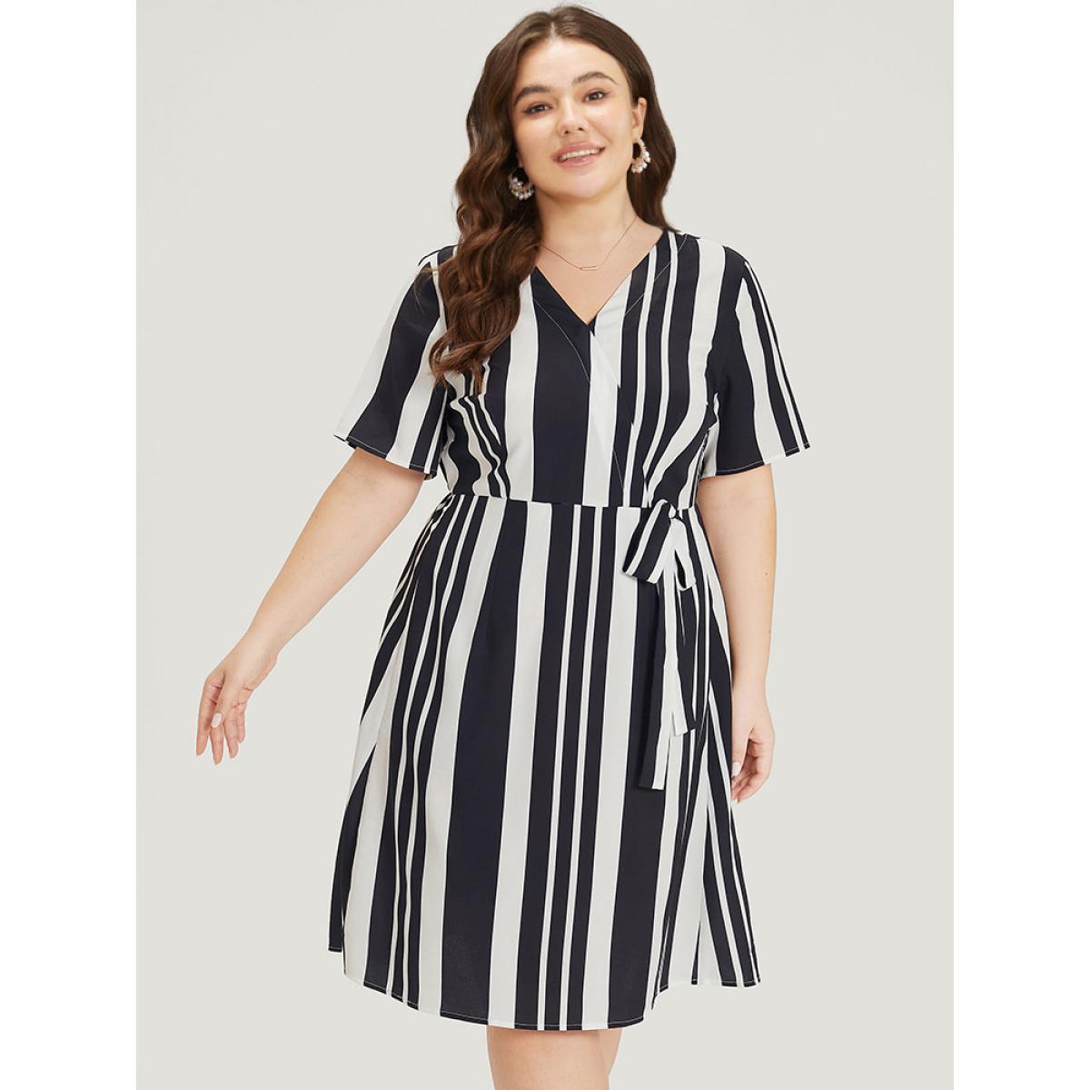 Plus Size Striped Print Bowknot Pocket Surplice Neck Dress Black Women Elegant Bowknot V-neck Short sleeve Curvy Knee Dress BloomChic 30/6X Product Image