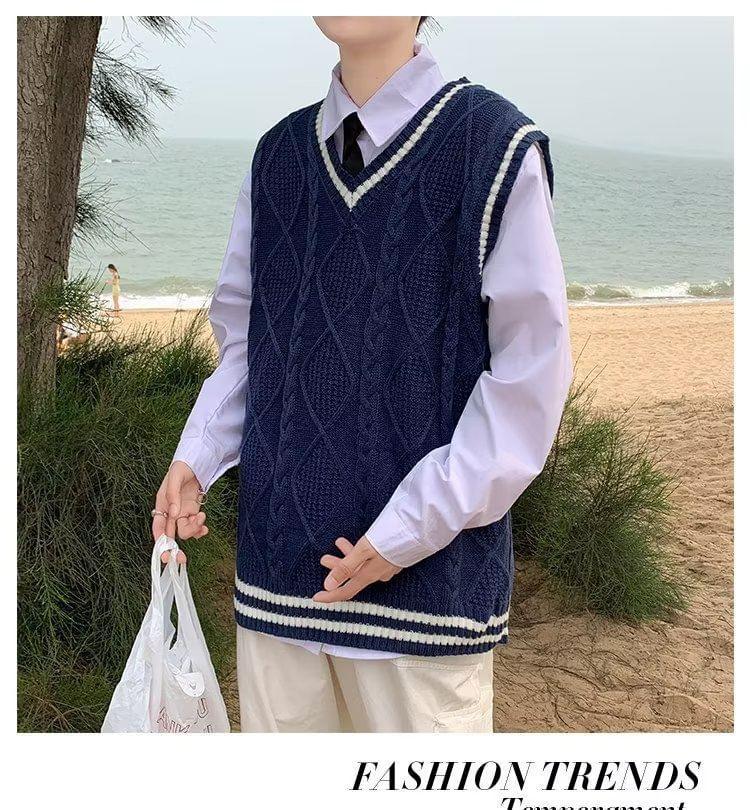 V-Neck Argyle Oversized Sweater Vest Product Image