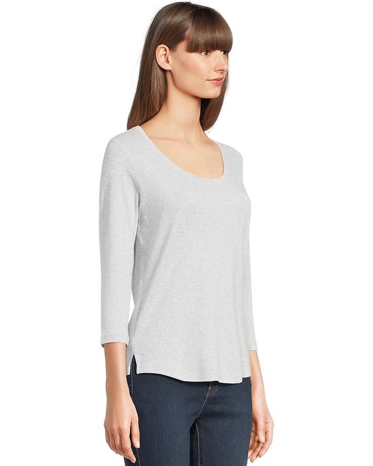 3/4 Sleeve V-Neck Tee with Curved Hem Product Image