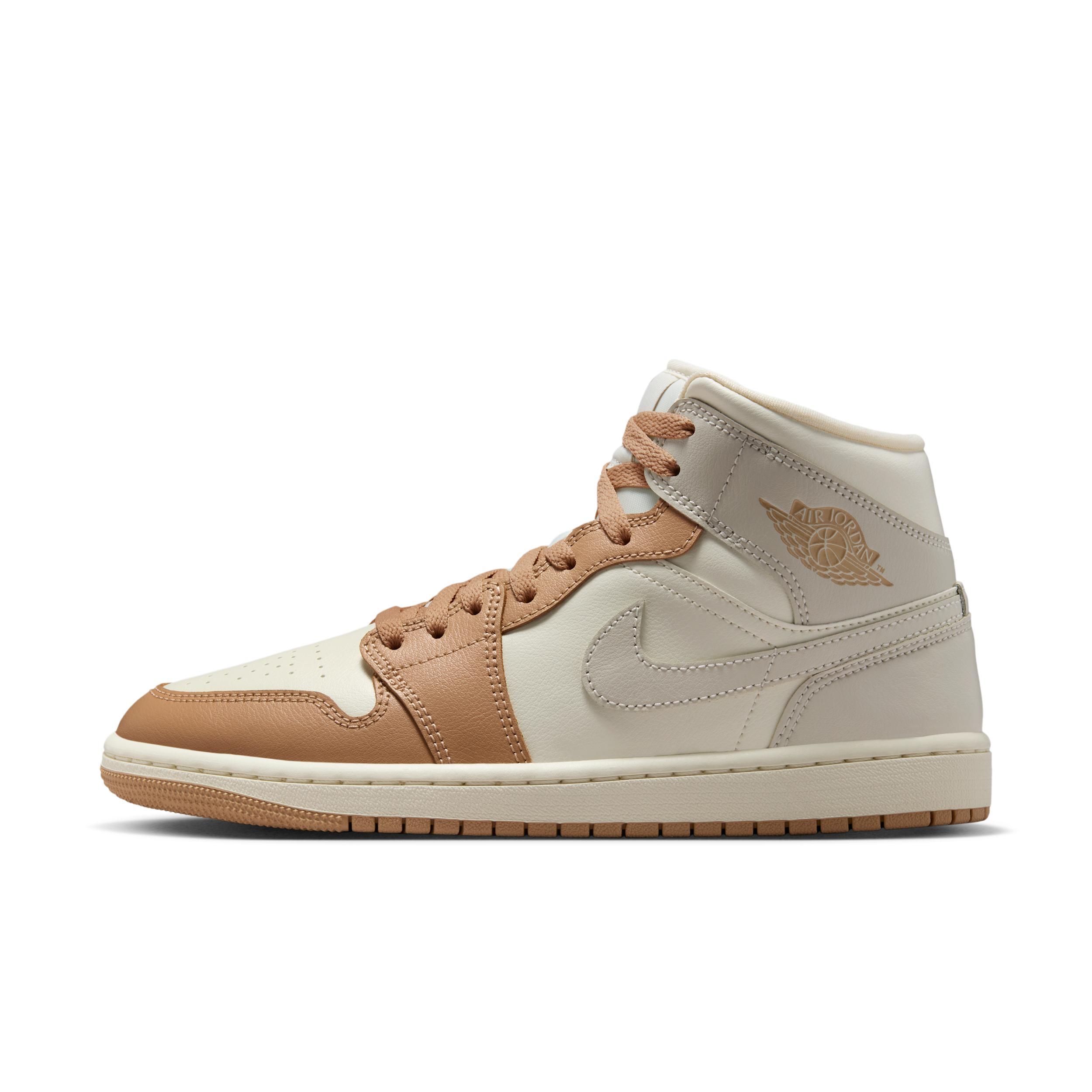 Women's Air Jordan 1 Mid Shoes Product Image
