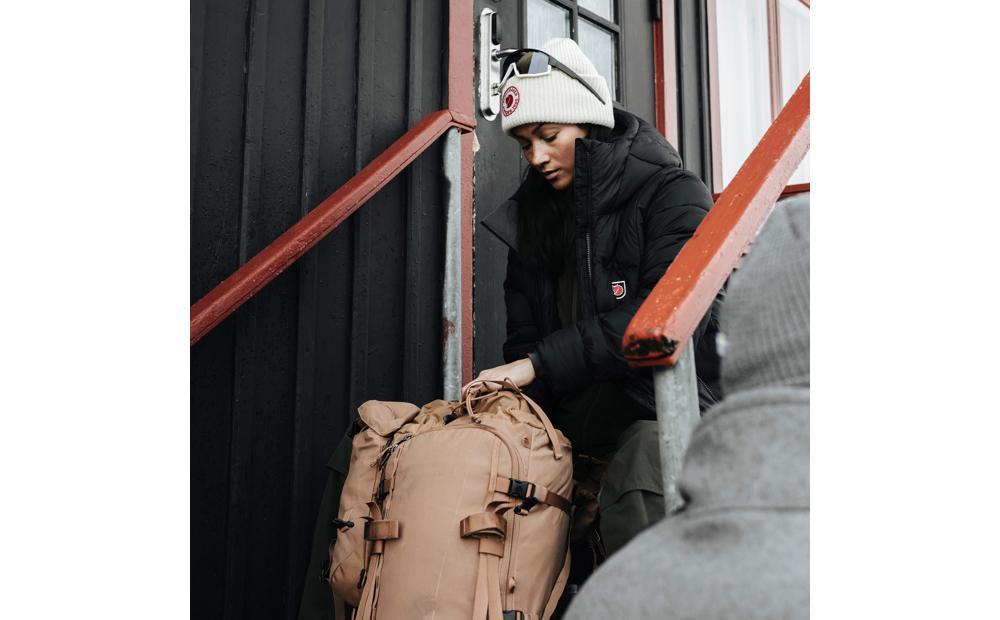 Expedition Mid Winter Jacket W Product Image
