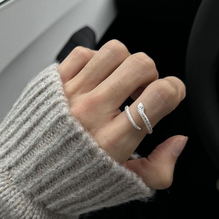 Snake S999 Silver Wrap Around Ring Product Image