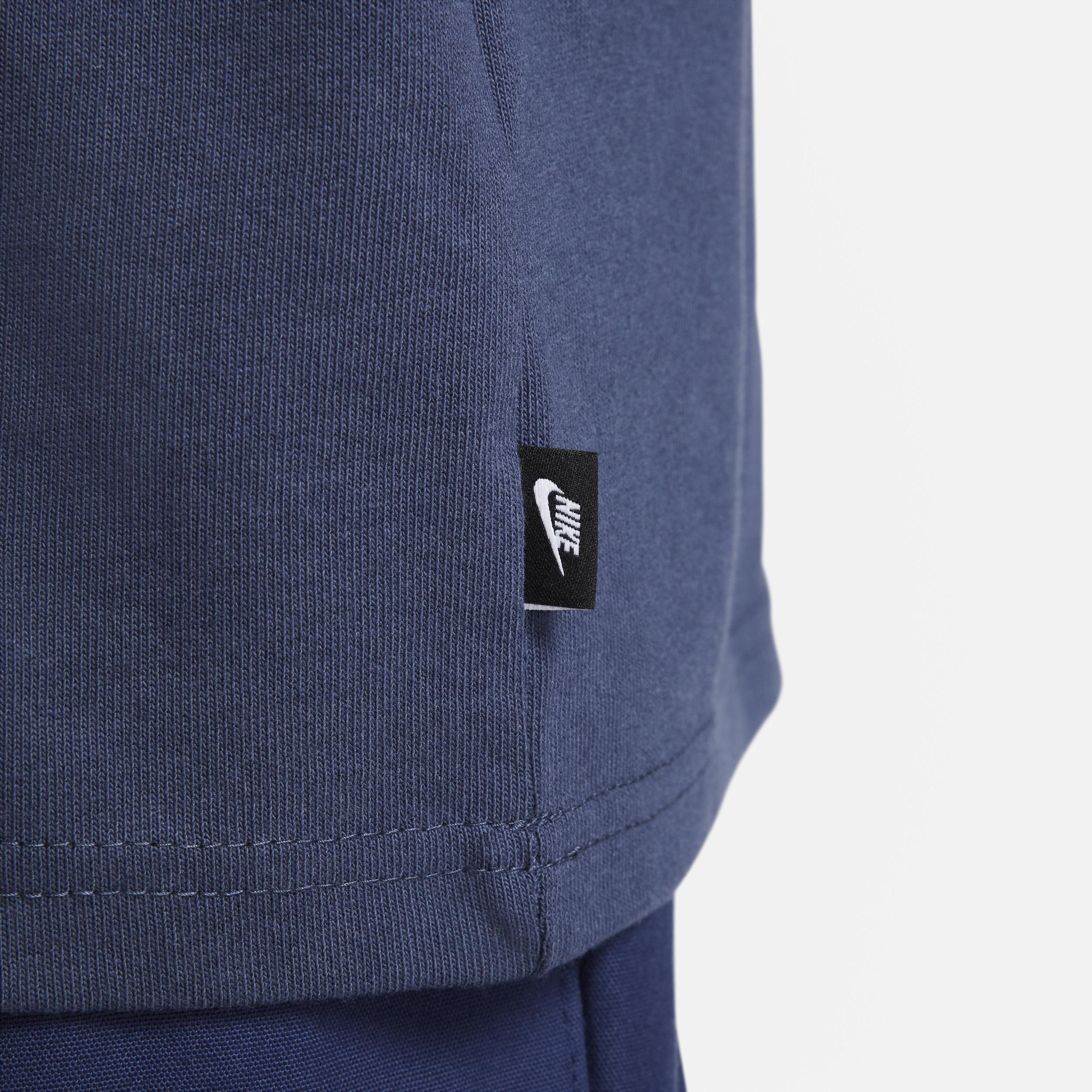 Mens Nike Sportswear Premium Essentials Long-Sleeve T-Shirt Product Image