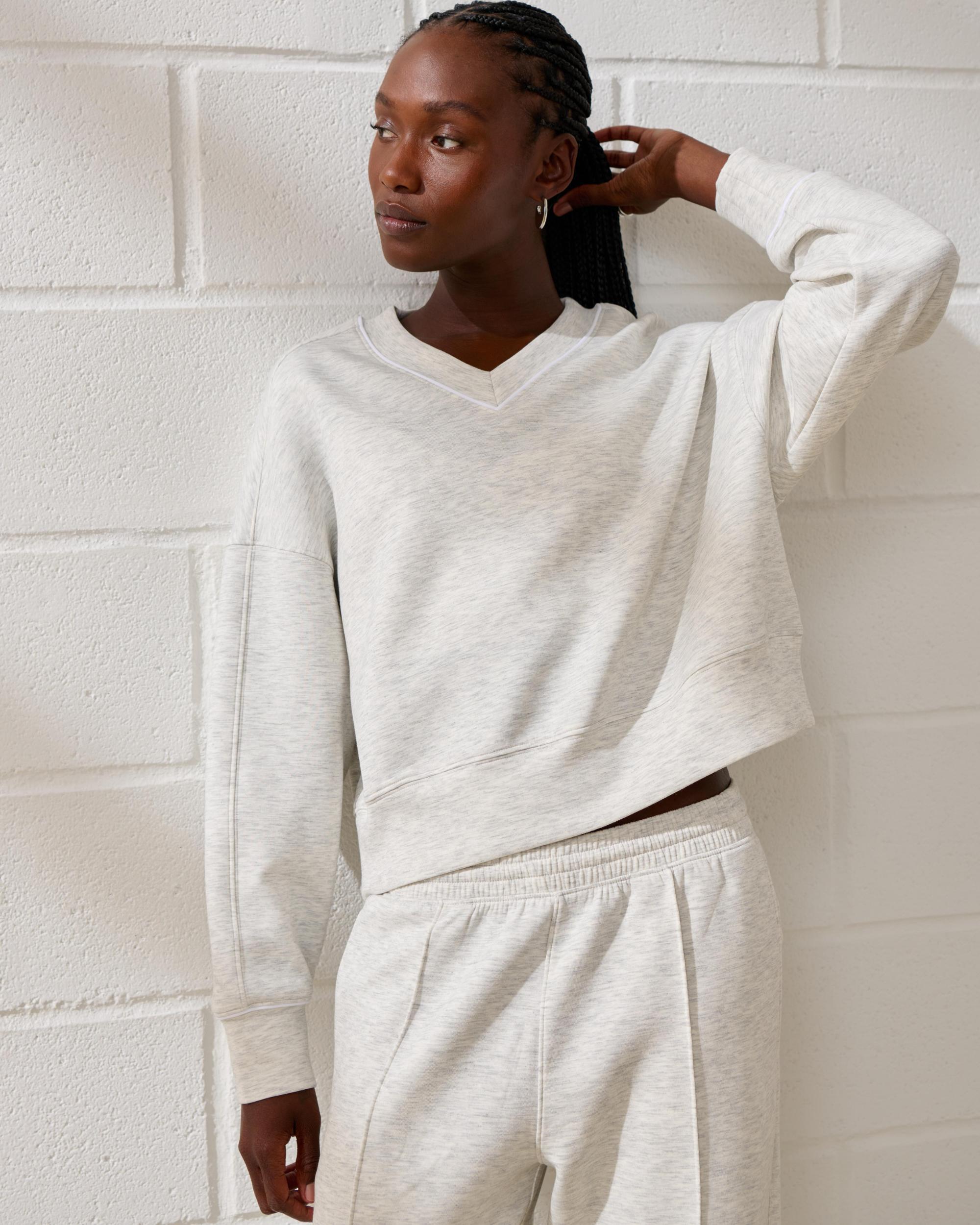 YPB neoKNIT V-Neck Product Image