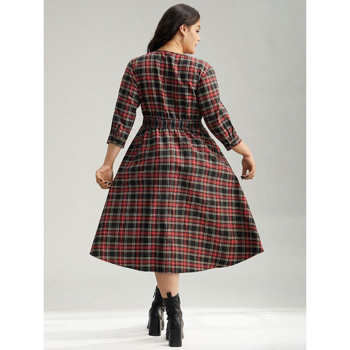 Plus Size Plaid Elastic Waist Shirred Pocket Dress Black Women Elegant Printed V-neck Elbow-length sleeve Curvy Midi Dress BloomChic 28/5X Product Image