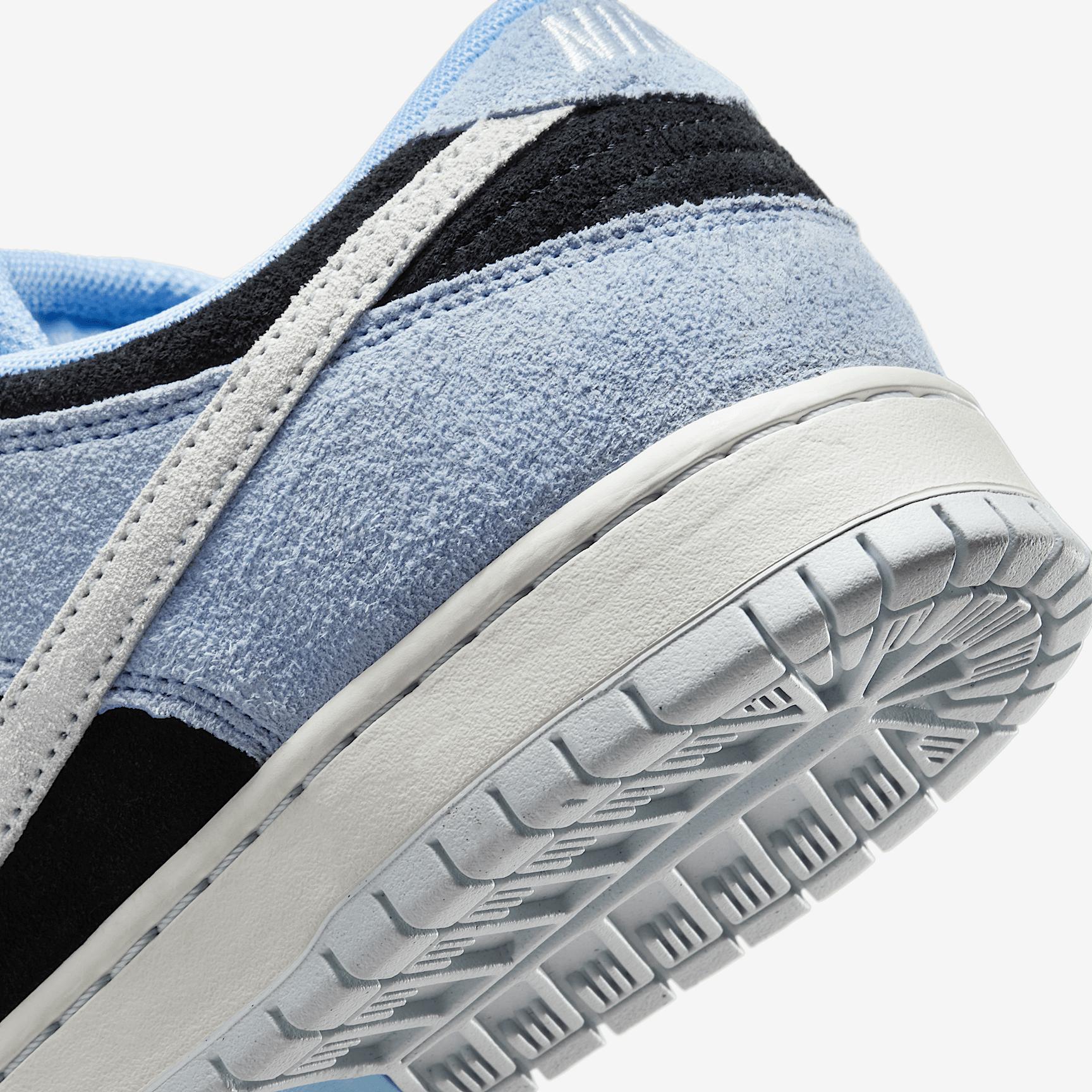 Men's Nike SB Dunk Low Pro Skate Shoes Product Image