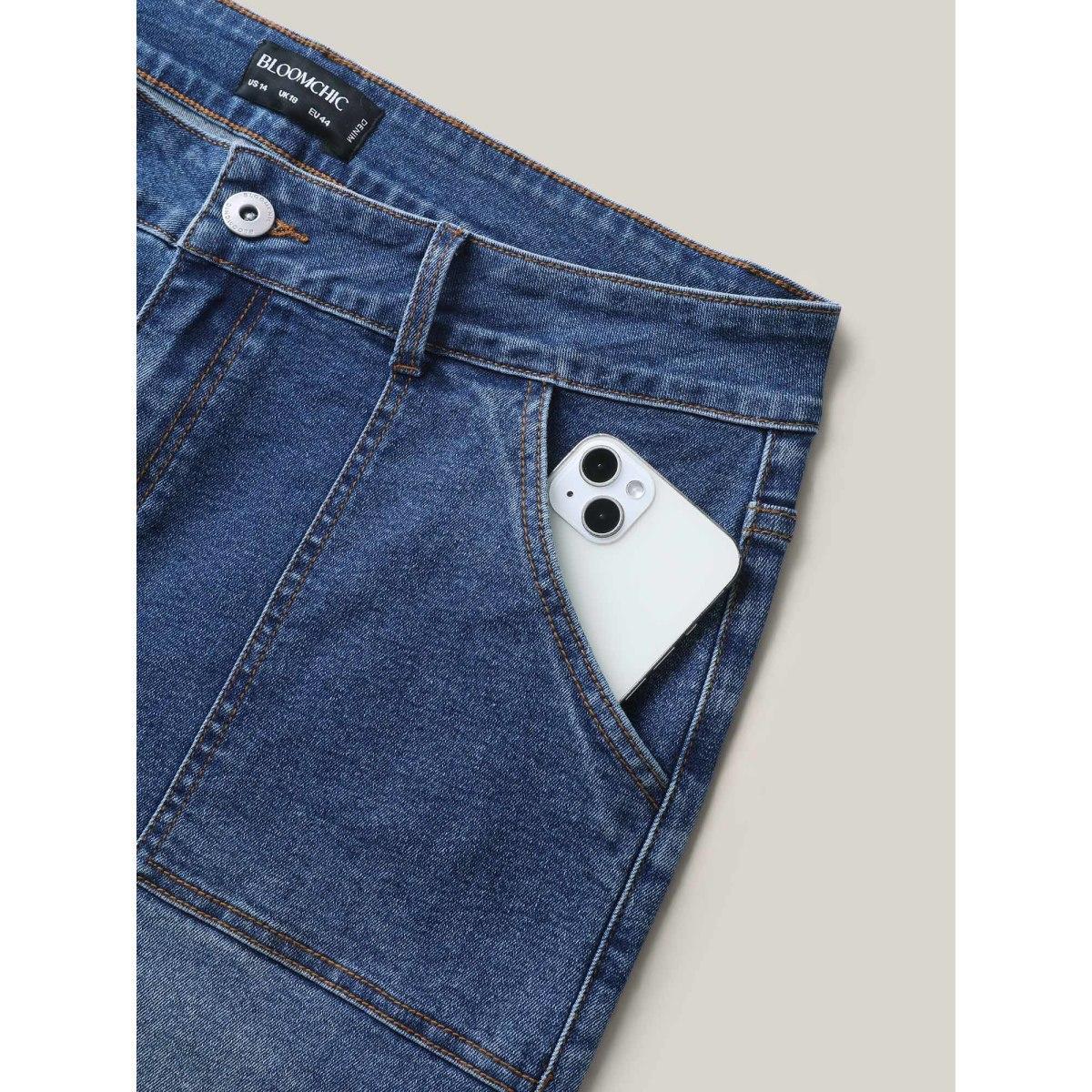 Plus Size Stretchy Mid-Rise Capri Jeans Women Midblue Medium stretch Slanted pocket Jeans BloomChic 28/5X Product Image