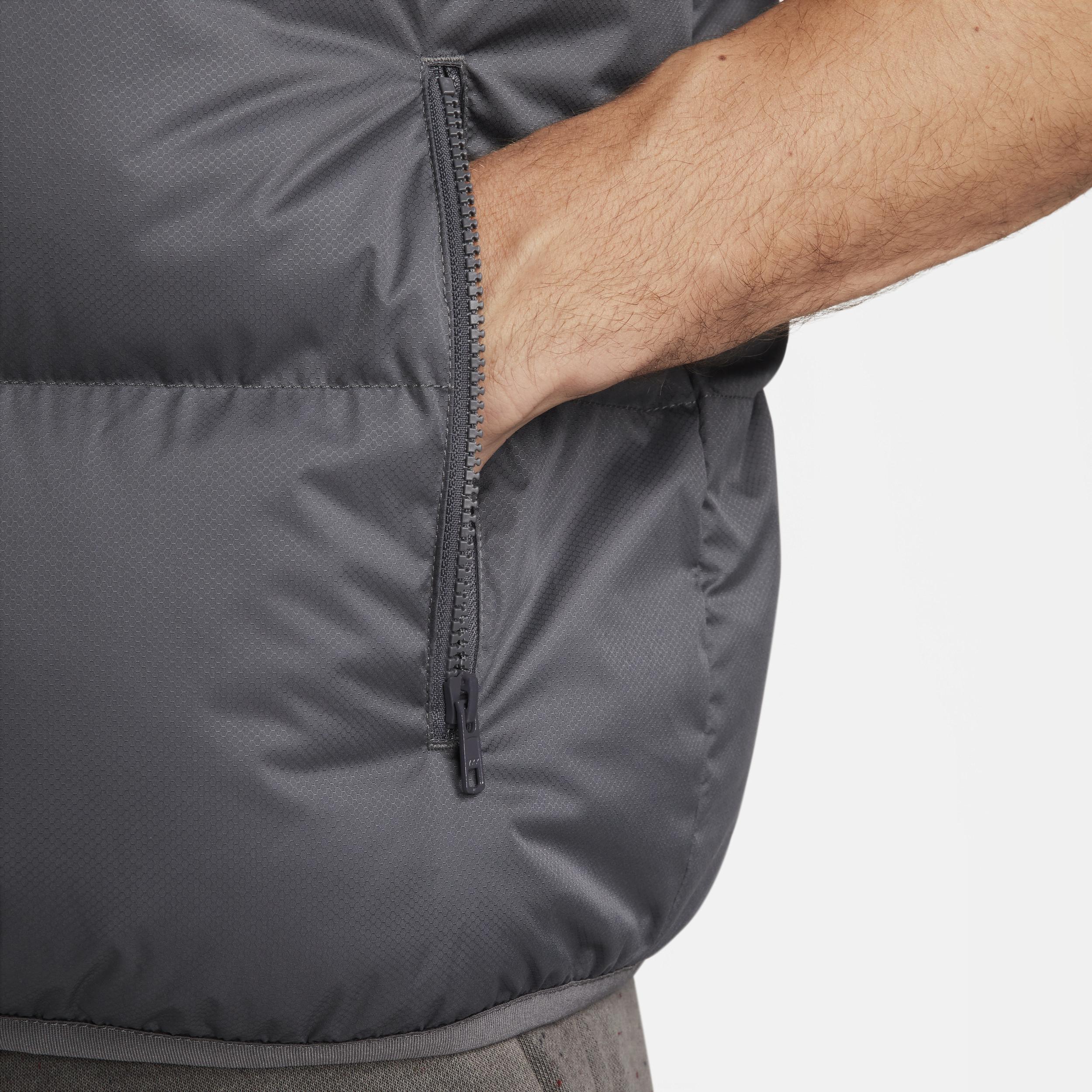 Nike Sportswear Club PrimaLoft® Men's Water-Repellent Puffer Vest Product Image