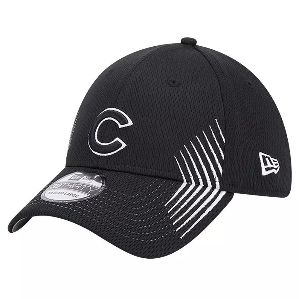 Men's New Era Black Chicago Cubs Active Dash Mark 39THIRTY Flex Hat, Size: Medium/Large Product Image
