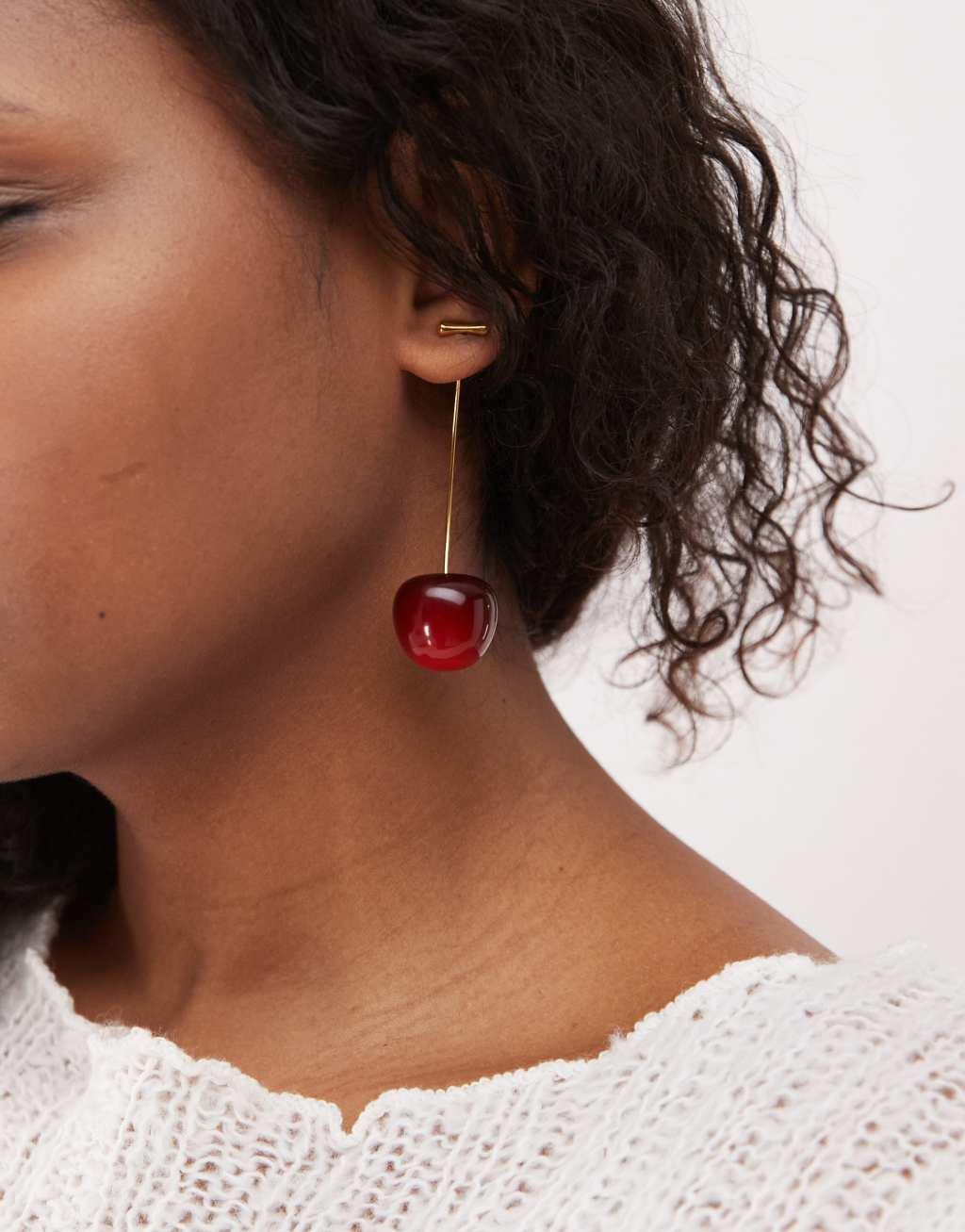 Petit Moments jardin cherry earrings in gold and red  Product Image
