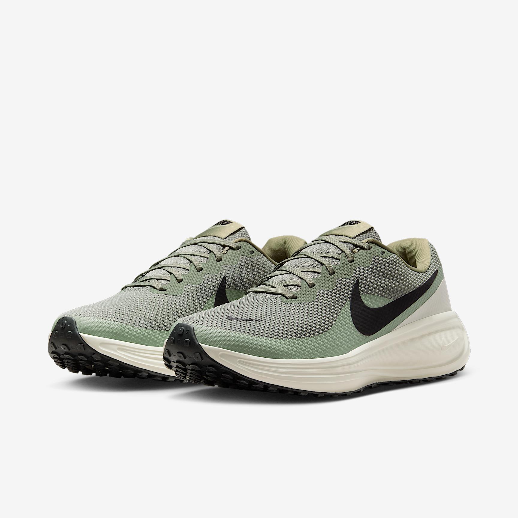 Nike Men's Revolution 8 Road Running Shoes Product Image