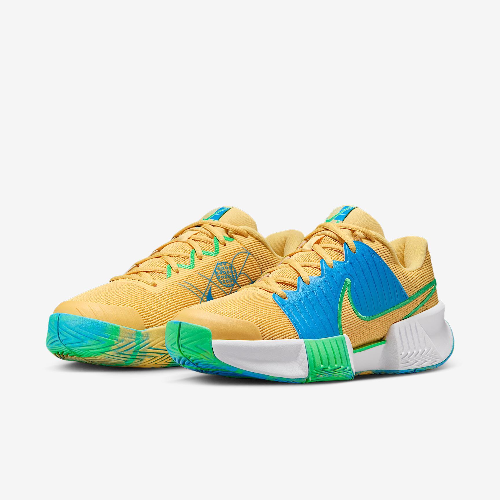 Nike Women's Zoom Challenge Pickleball Shoes Product Image