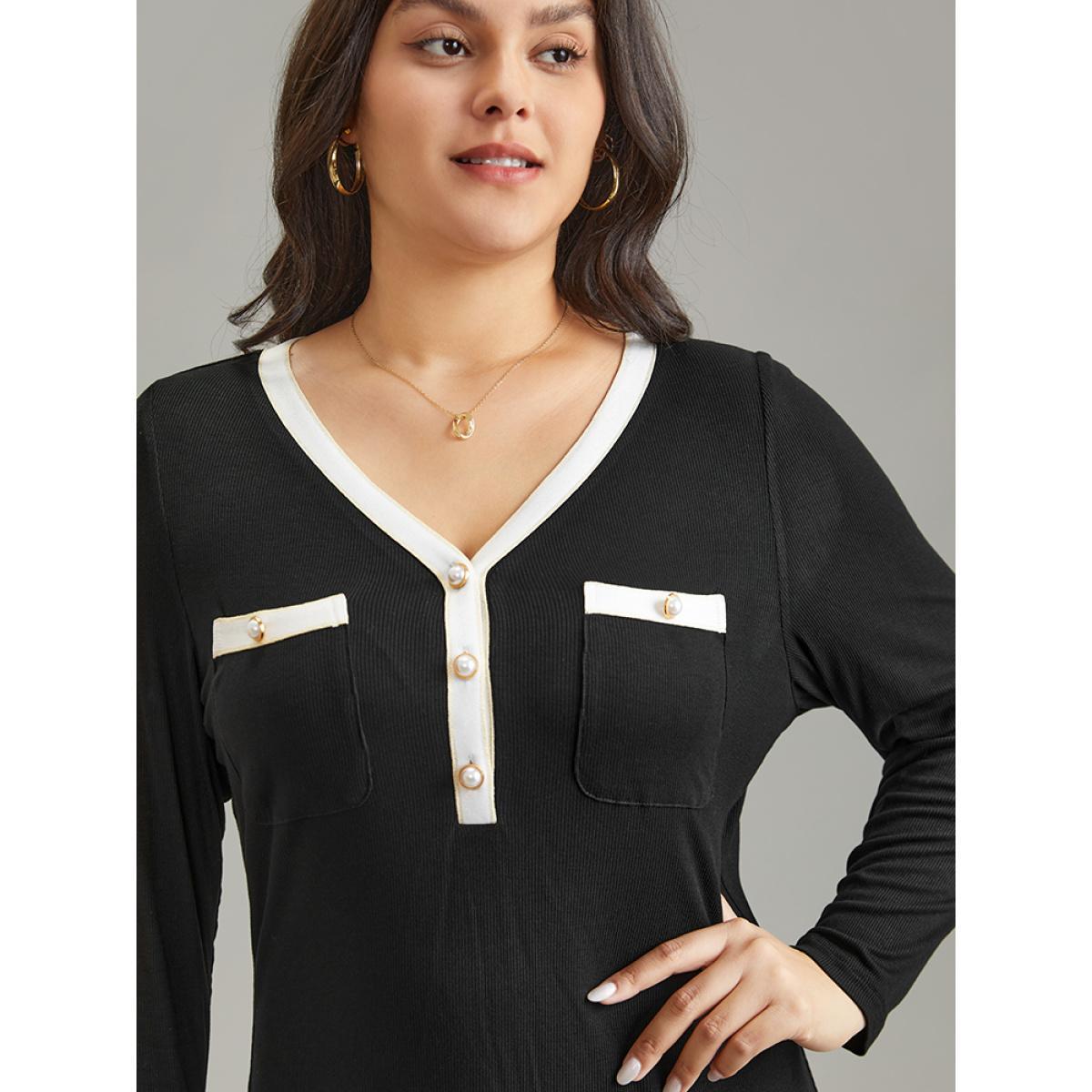 Plus Size Contrast Trim Button Detail Patched Pocket T-shirt Black Women Casual Contrast Plain V-neck Dailywear T-shirts BloomChic 22-24/3X Product Image