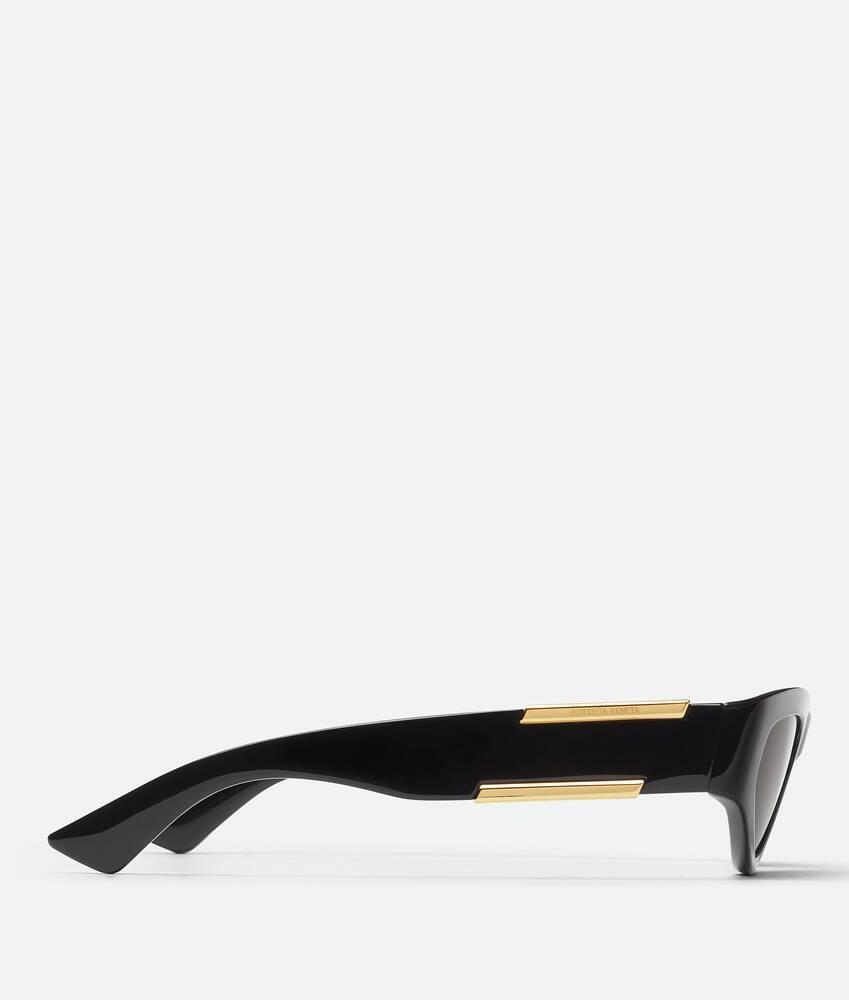Dash Cat Eye Sunglasses in Black/grey Product Image