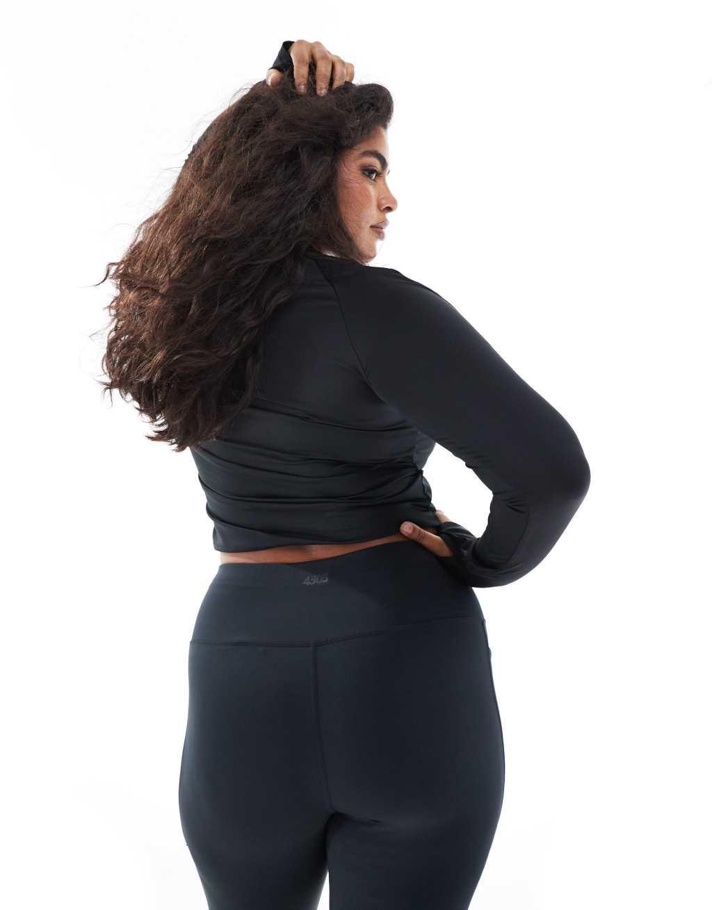 4505 Curve Icon slim fit active long sleeve top in black  Product Image