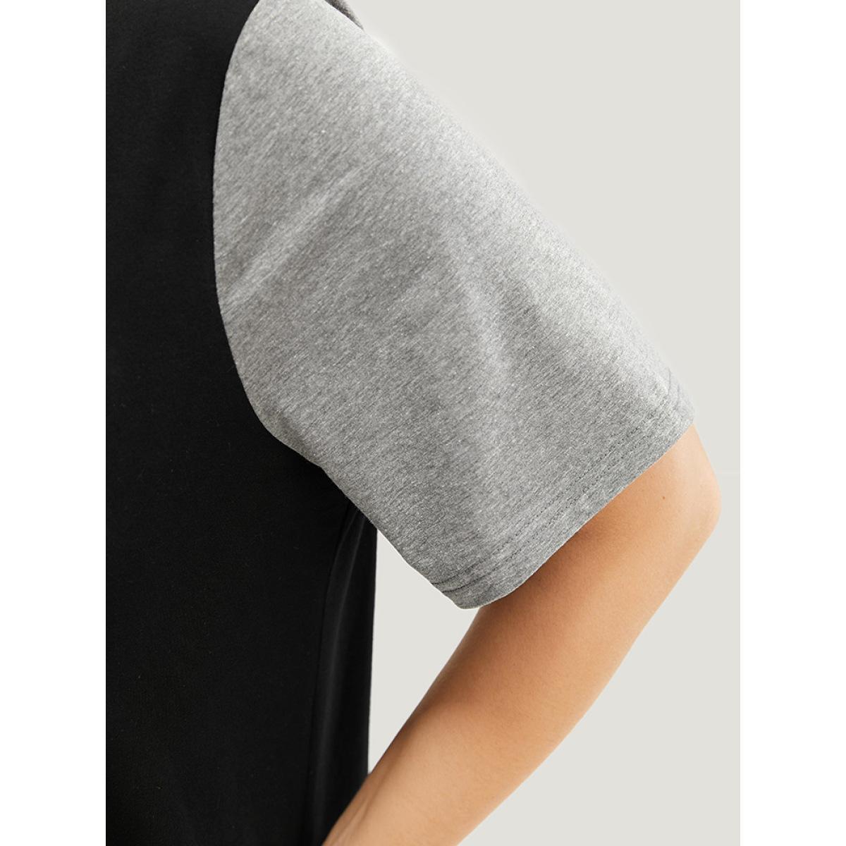 Plus Size Letter & Leaf Print Contrast Notched Neck T-shirt Black Women Casual Contrast Graphic Dailywear T-shirts BloomChic 22-24/3X Product Image