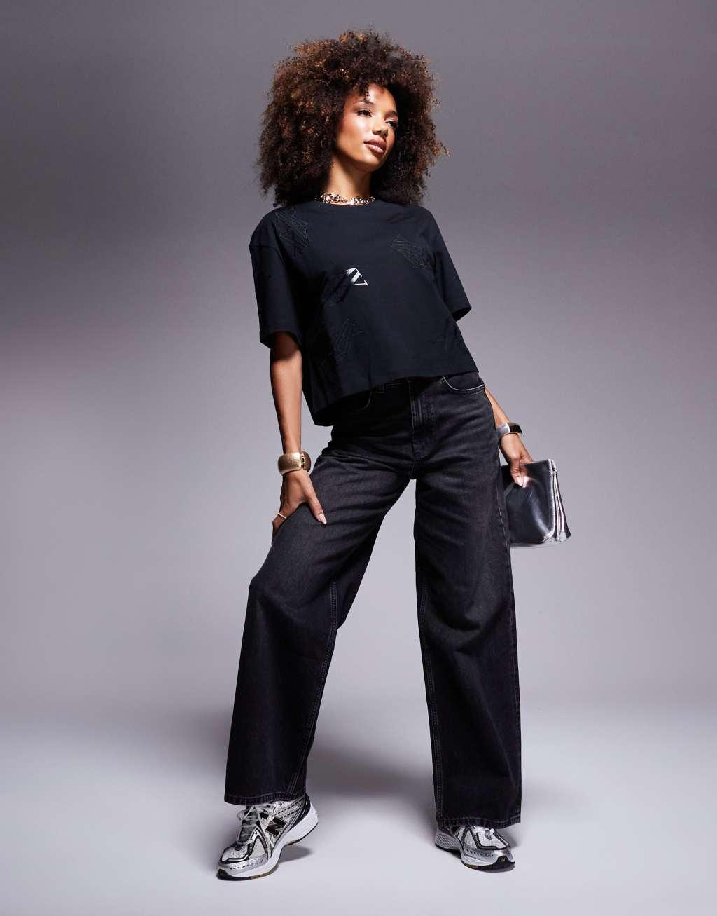 Armani Exchange logo print T-shirt in black Product Image