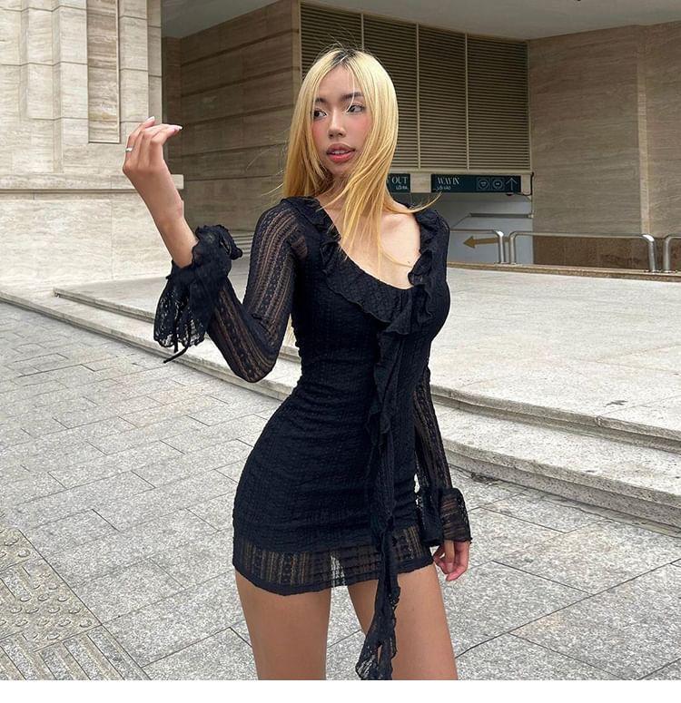 Flared-Sleeve Scoop Neck Lace Mini Bodycon Dress Product Image
