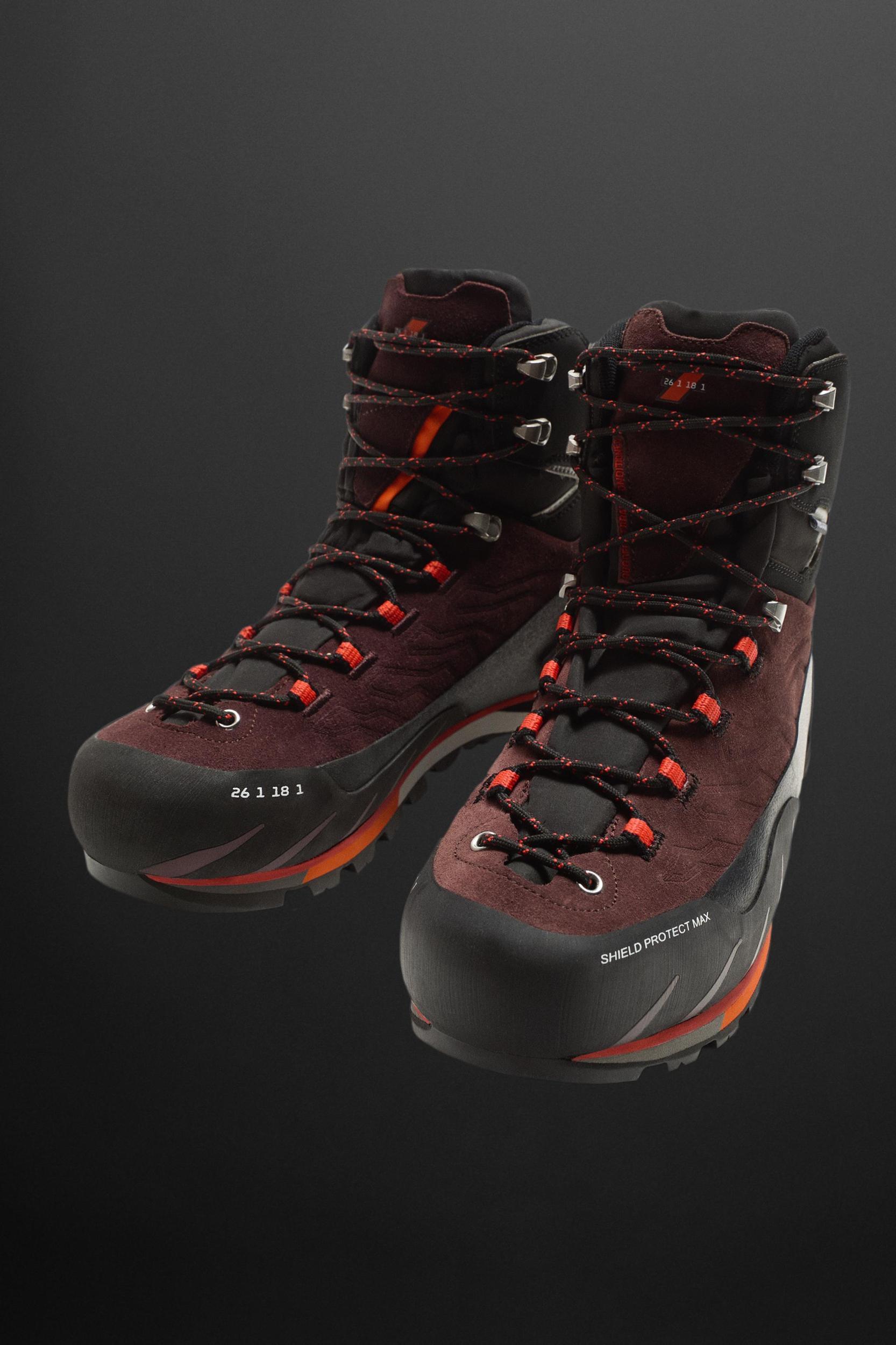 HIKING BOOTS Product Image