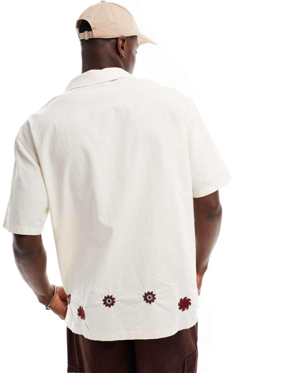 Bershka embroidered palm shirt in ecru Product Image