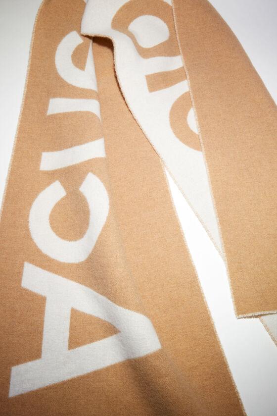 Logo jacquard scarf - Narrow Product Image
