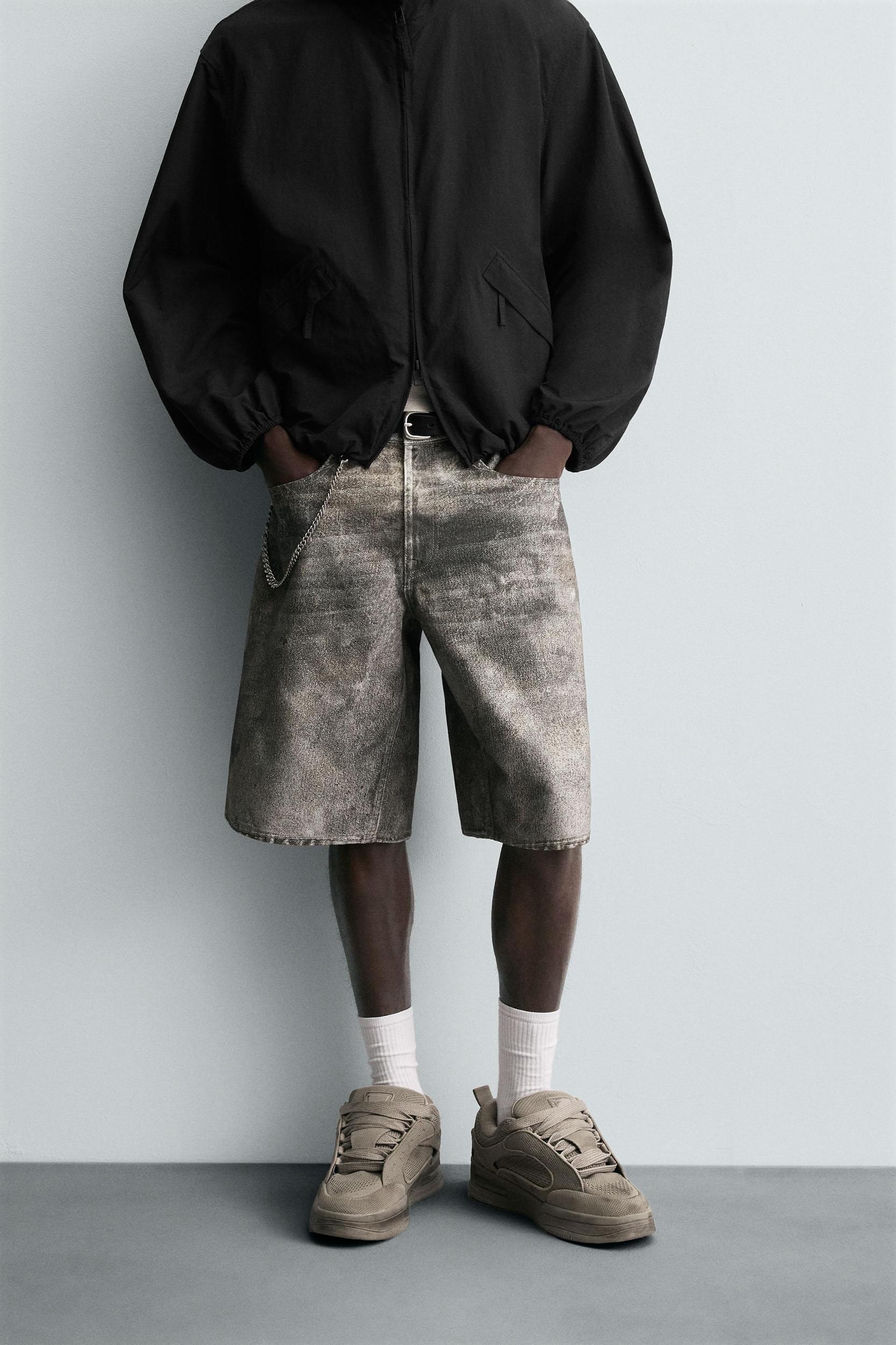 ABSTRACT PRINT BAGGY FIT DENIM SHORTS Product Image