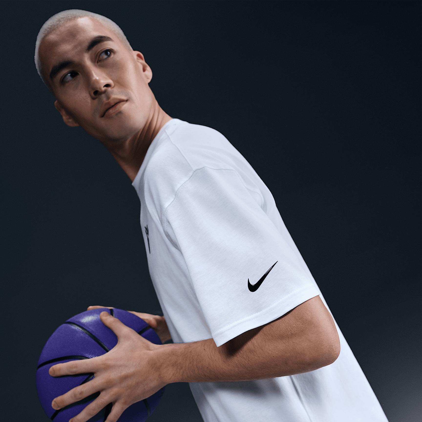 Nike Men's Kobe Basketball T-Shirt Product Image