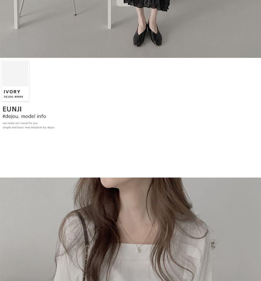 Elbow-Sleeve Square Neck Plain Blouse Product Image