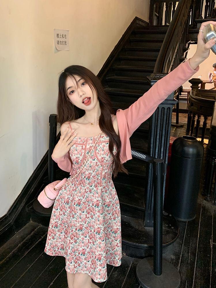 Spaghetti Strap Square Neck Floral Print Mini A-Line Dress / Plain Open Front Crop Cardigan Product Image