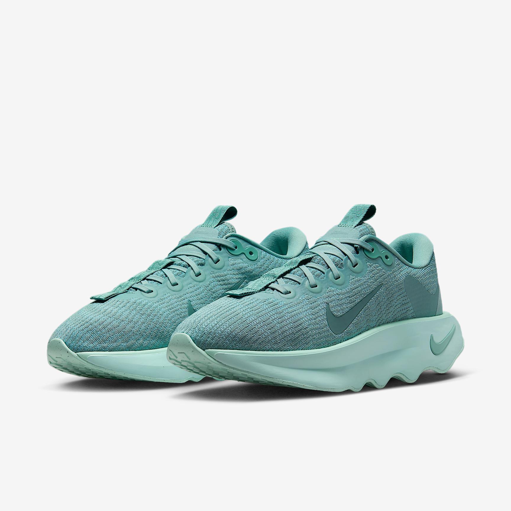 Nike Women's Motiva Walking Shoes Product Image
