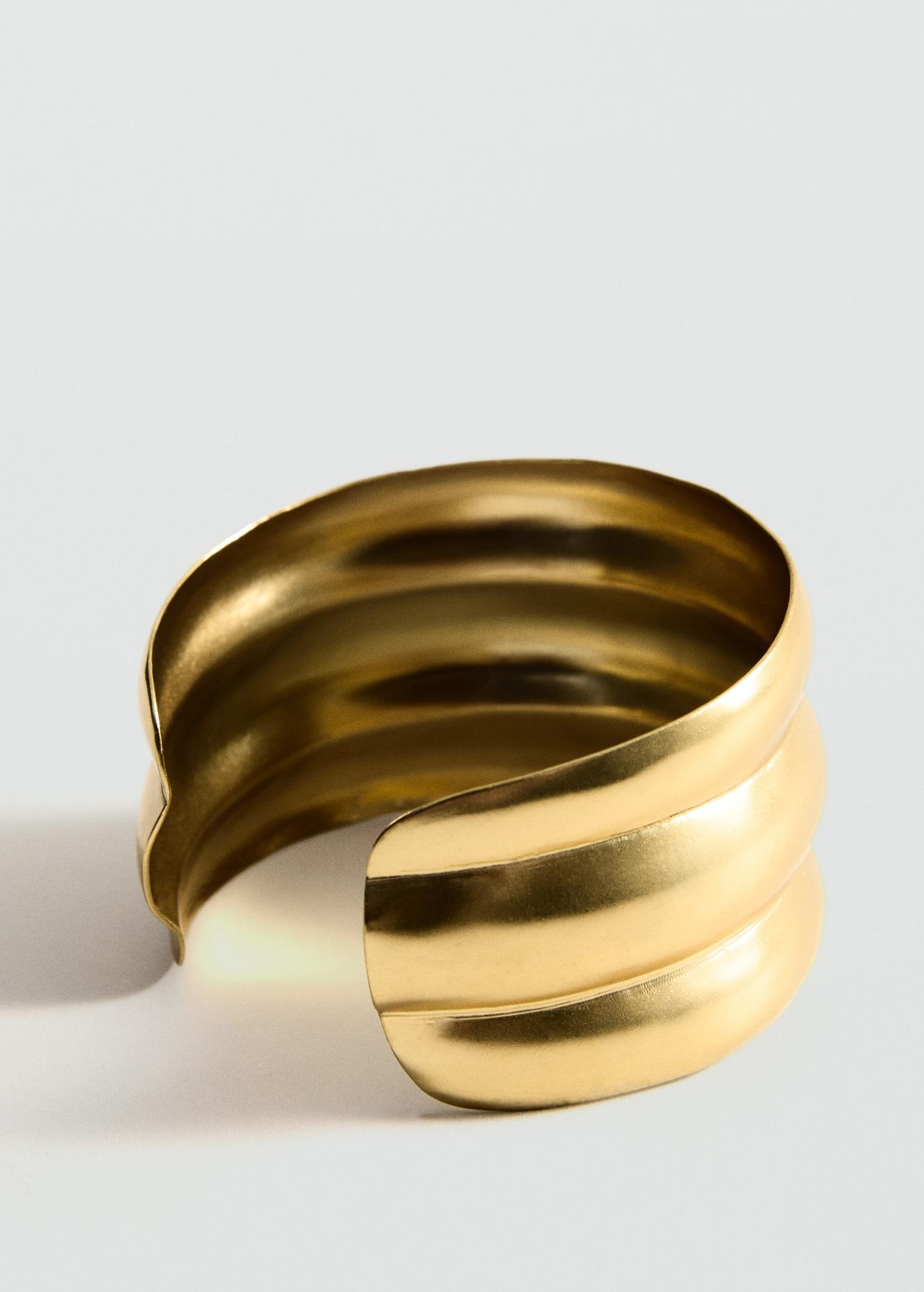 Rigid bracelet with relief - Women | MANGO USA Product Image