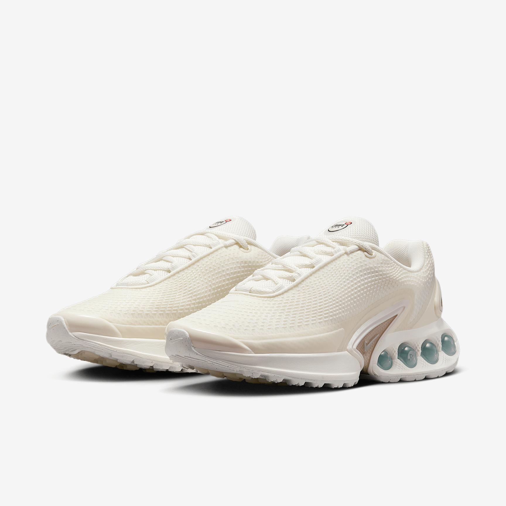 Nike Women's Air Max Dn SE Shoes Product Image