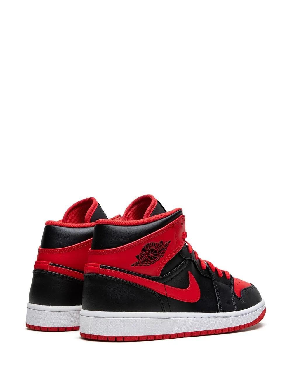 Air Jordan 1 Mid "Alternate Bred" sneakers Product Image