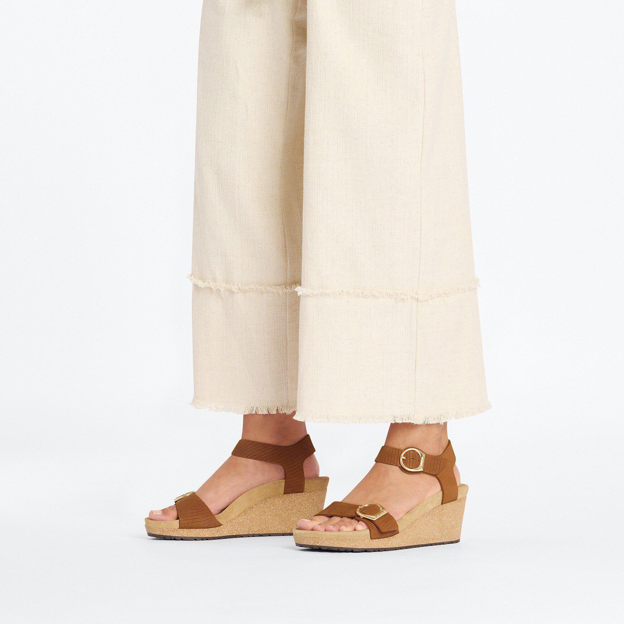 Soley Ring-Buckle Nubuck Leather Embossed Product Image