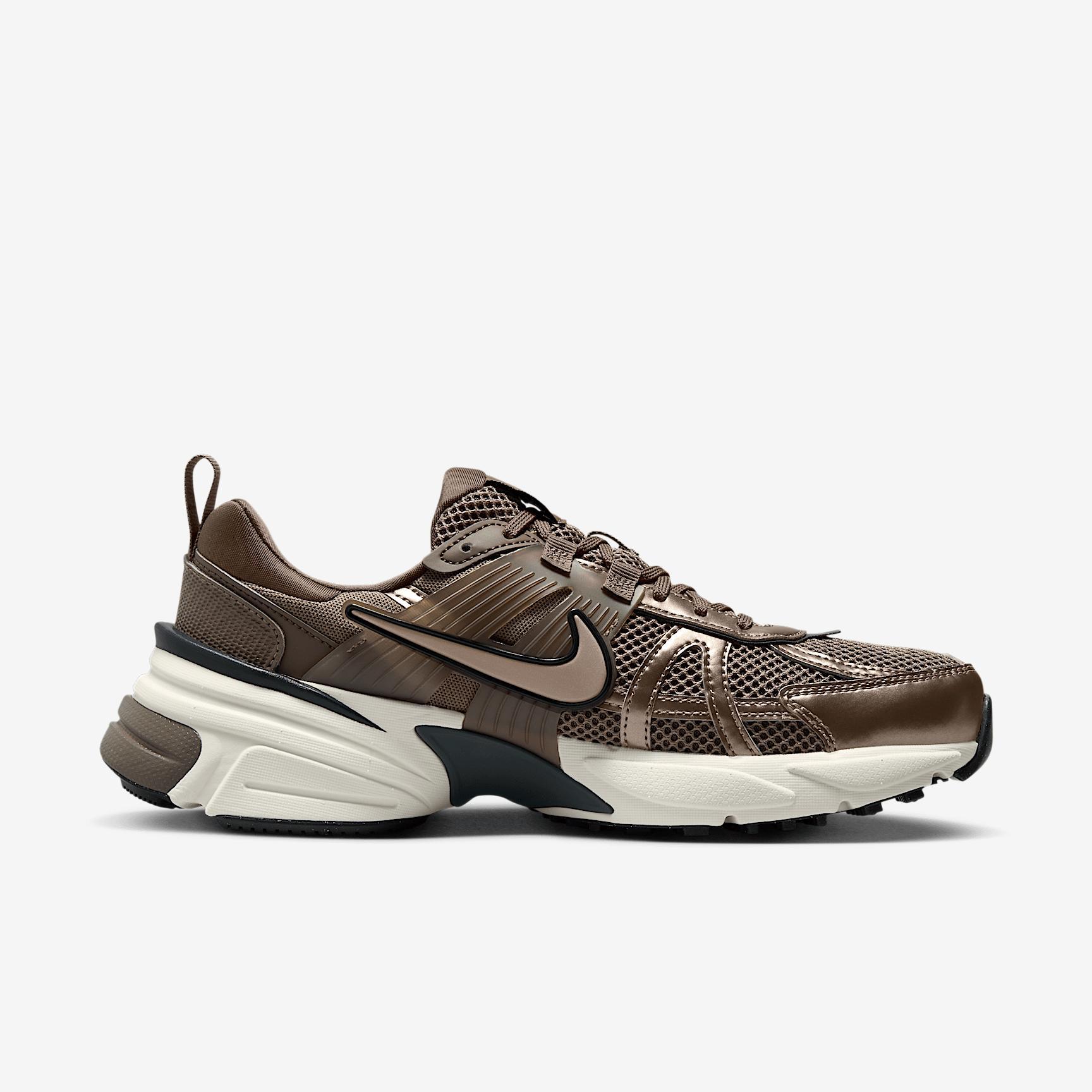Nike Women's V2K Run Shoes Product Image