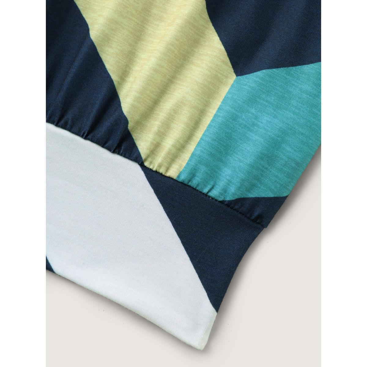 Plus Size Color Block Wavy Print T-Shirt Multicolor Women Contrast Round Neck Loose Everyday-Casual T-shirts BloomChic 14-16/1X Product Image