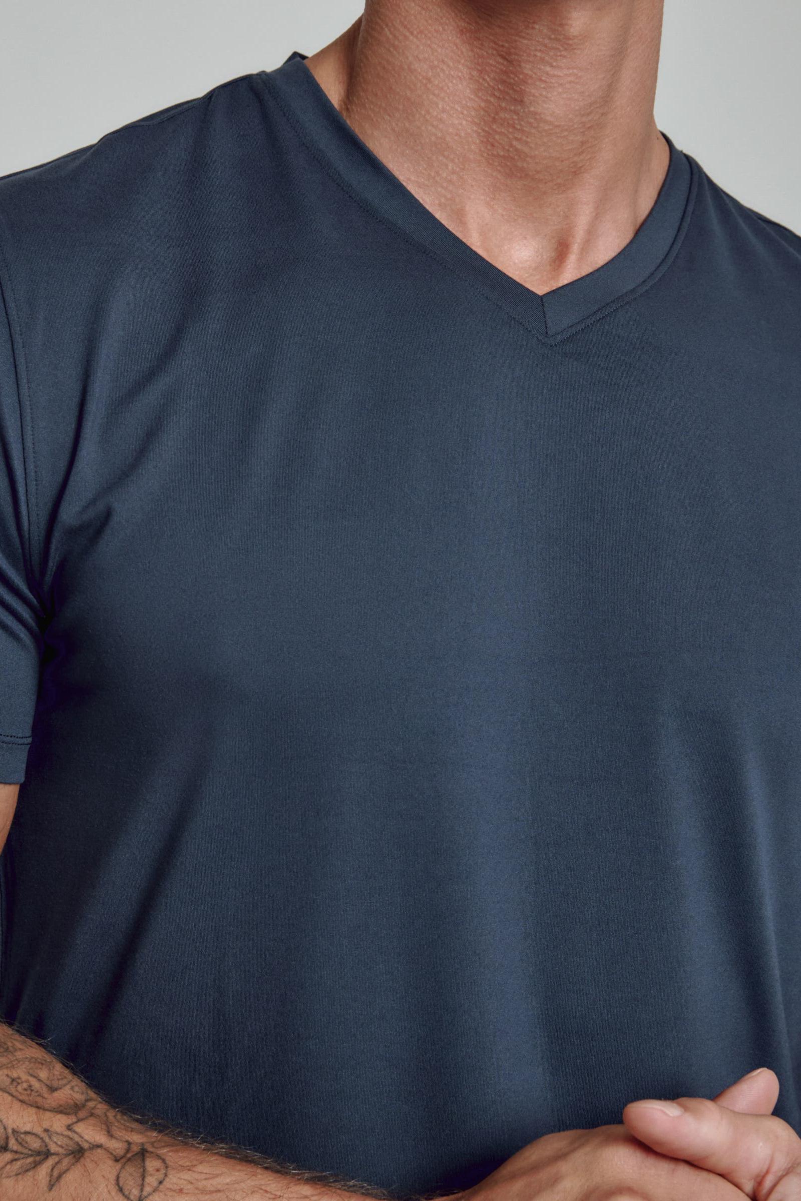 Core™ V-Neck Tee - Island Blue Product Image