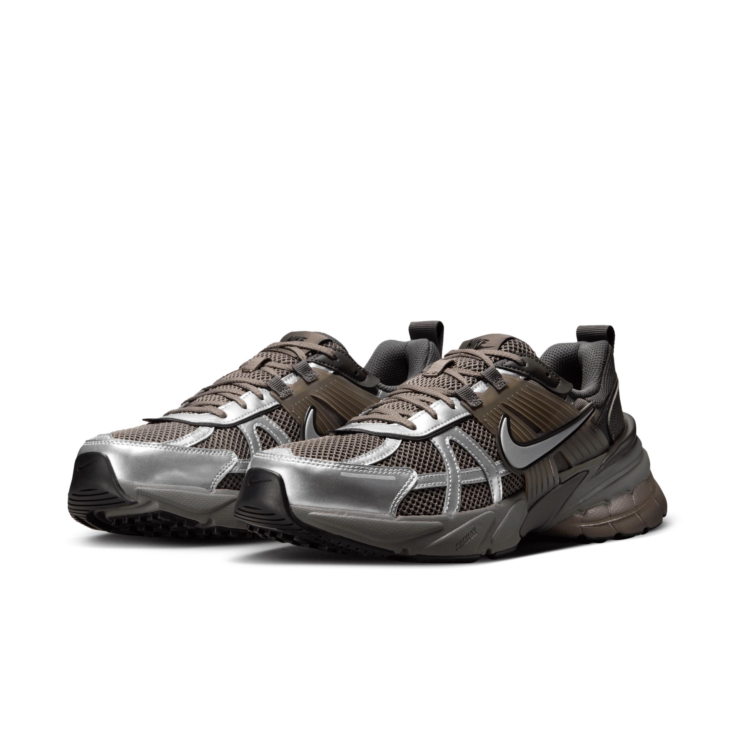 Nike Men's V2K Run Shoes Product Image
