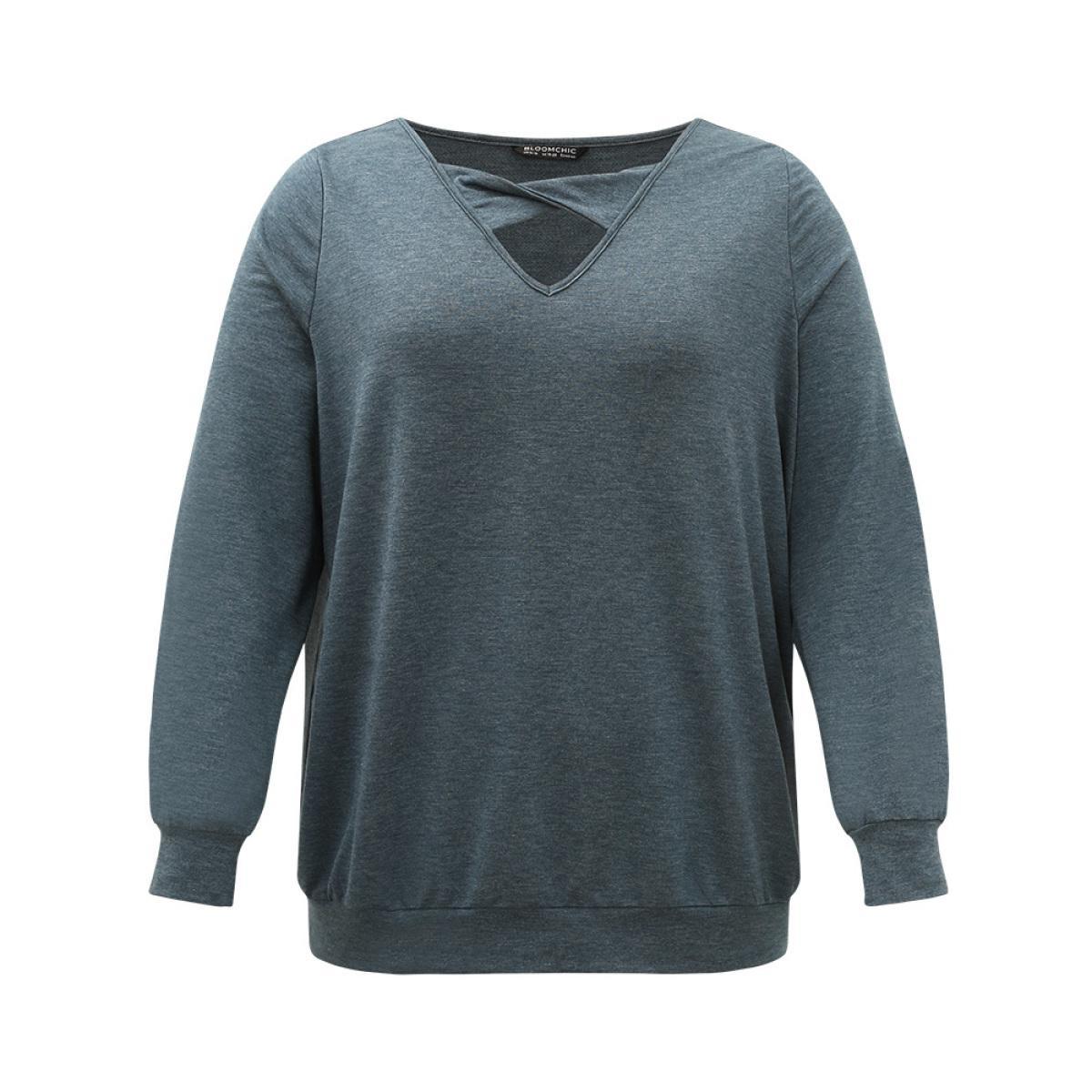 Plus Size Plain Twist Front Keyhole Sweatshirt Women Navy Casual Plain V-neck Dailywear Sweatshirts BloomChic 26/4X Product Image