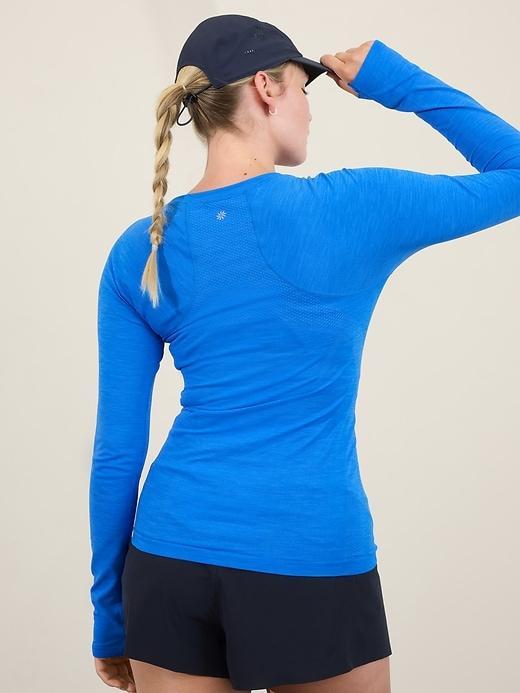 Momentum Seamless Top Product Image