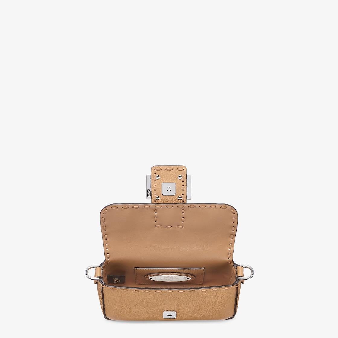 Baguette MiniCappuccino-colored Selleria bag with 309 hand-sewn stitches Product Image