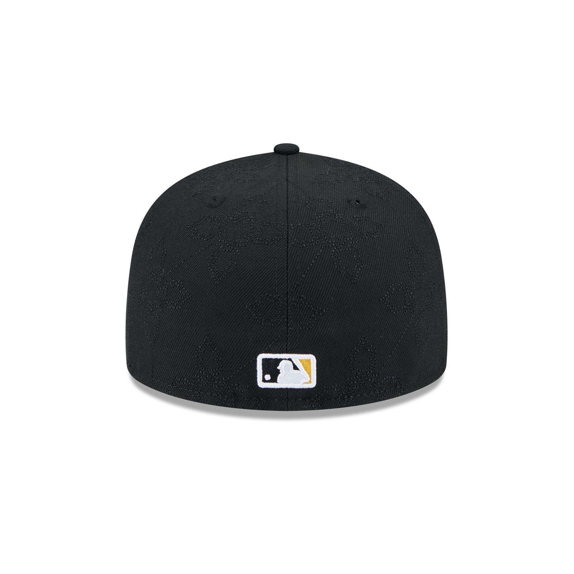 Notre Dame Fighting Irish Black on Black 59FIFTY Fitted Hat Male Product Image