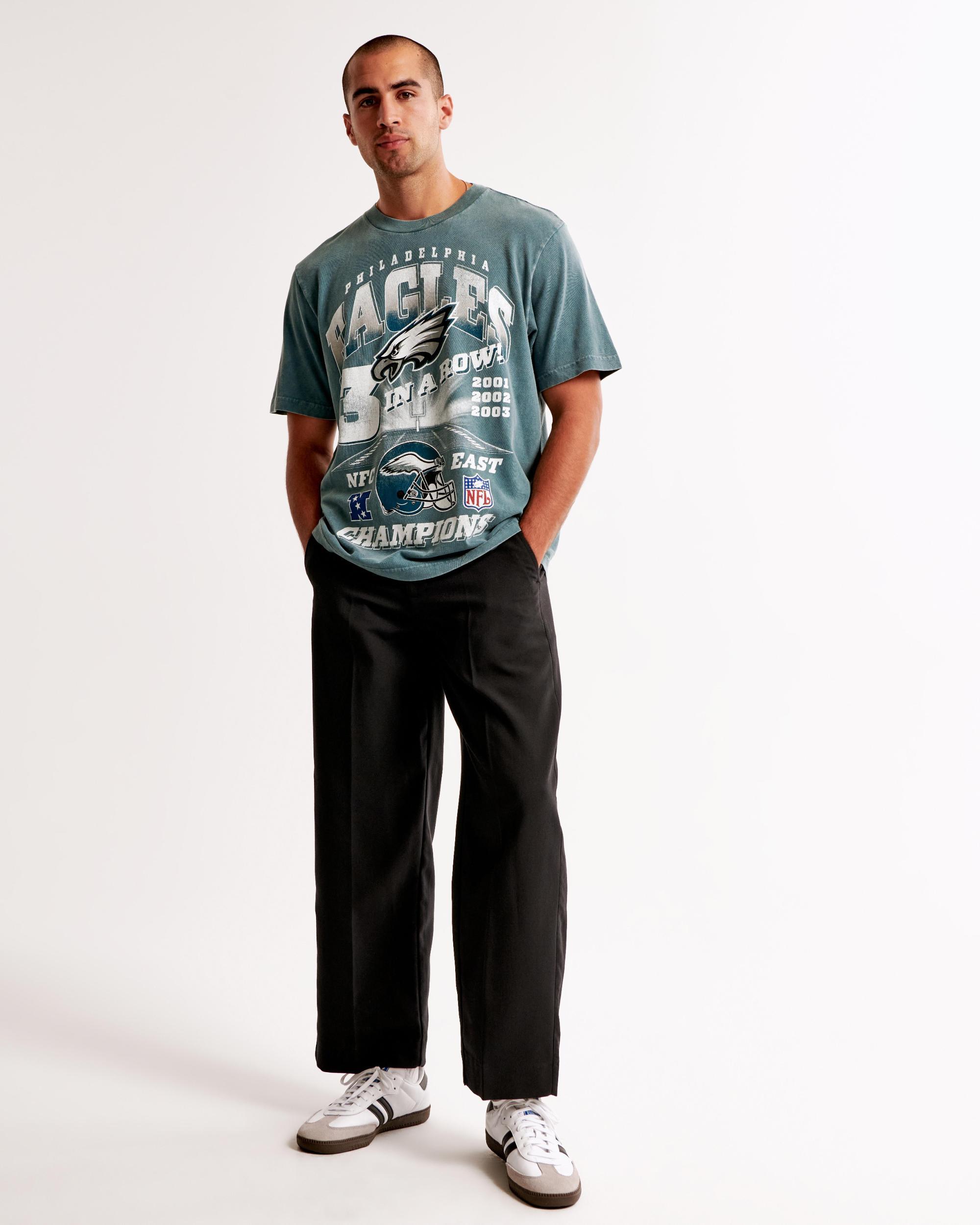 Philadelphia Eagles Vintage-Inspired Graphic Tee Product Image